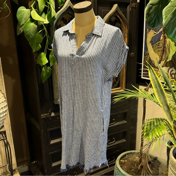 Altar’d state linen blend frayed edge shirt mini dress. Pockets & denim stripe - Picture 3 of 14